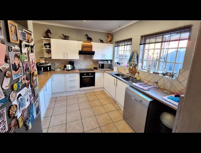 3 BEDROOM TOWNHOUSE FOR SALE IN WIERDA PARK